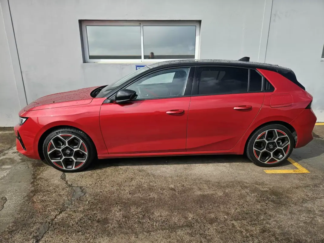 Opel Astra 2023 - 31750 EUR, 15600 km - AUTO.MOTO.pt - 15600km - foto 5 de 9