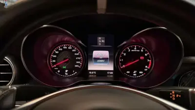 Mercedes-Benz C 63 AMG 2016 - 77990 EUR, 60883 km - AUTO.MOTO.pt - 60883km - foto 28 de 37