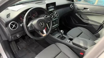 Mercedes-Benz A 180 2015 - 13900 EUR, 166000 km - foto 6 de 12