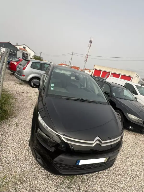 Citroën C4 Picasso 2015 - 6990 EUR, 180000 km - AUTO.MOTO.pt - 180000km - foto 3 de 6
