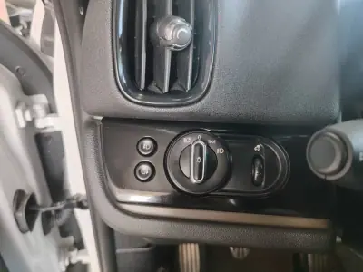 MINI Countryman 2018 - 19990 EUR, 84000 km - AUTO.MOTO.pt - 84000km - foto 25 de 37