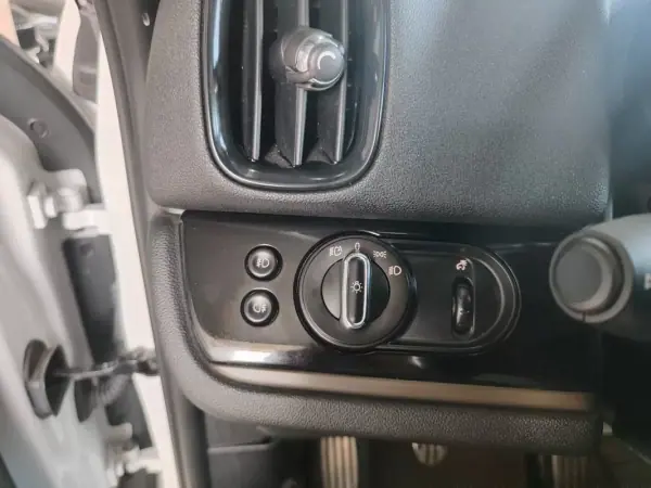 MINI Countryman 2018 - 19990 EUR, 84000 km - AUTO.MOTO.pt - 84000km - foto 25 de 37