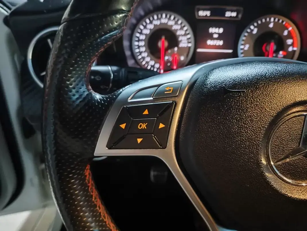 Mercedes-Benz A 180 2013 - 17650 EUR, 96800 km - AUTO.MOTO.pt - 96800km - foto 22 de 31