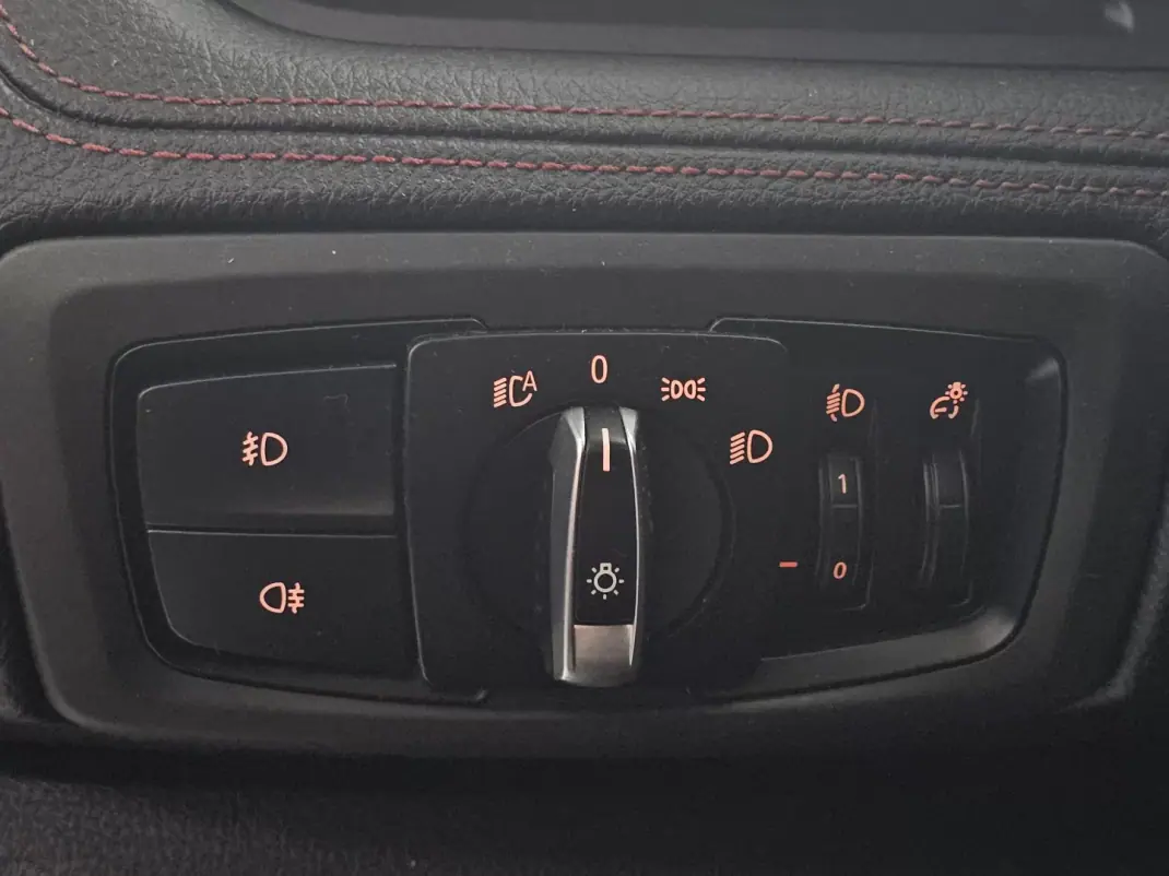 BMW 218 Active Tourer 2015 - 18300 EUR, 105000 km - AUTO.MOTO.pt - 105000km - foto 10 de 39