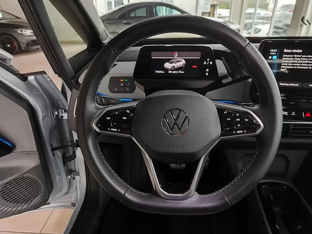 Volkswagen ID.3 2023 - 25950 EUR, 19300 km - AUTO.MOTO.pt - 19300km - foto 25 de 35