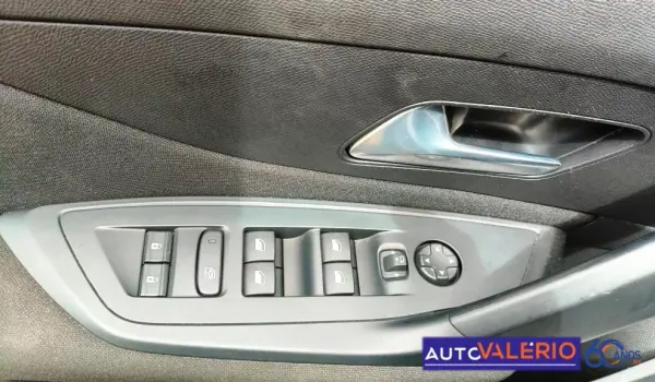 Peugeot 308 2024 - 20950 EUR, 17870 km - AUTO.MOTO.pt - 17870km - foto 9 de 28
