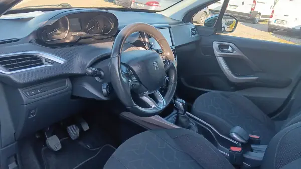 Peugeot 2008 2016 - 8450 EUR, 107573 km - AUTO.MOTO.pt - 107573km - foto 11 de 28