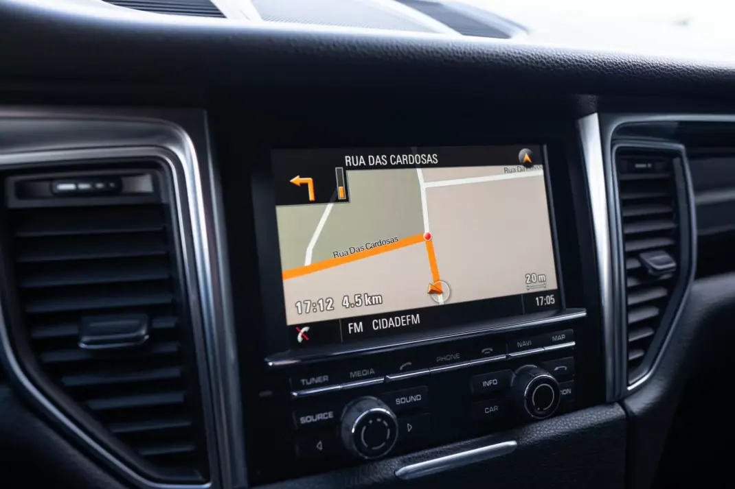 Porsche Macan 2014 - 35600 EUR, 199000 km - AUTO.MOTO.pt - 199000km - foto 41 de 47