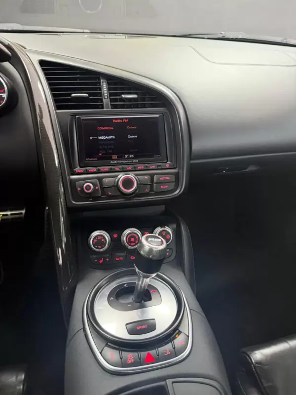 Audi R8 Spyder 2012 - 125000 EUR, 89245 km - AUTO.MOTO.pt - 89245km - foto 17 de 44