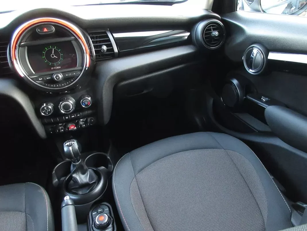 MINI Cooper 2021 - 19990 EUR, 90000 km - AUTO.MOTO.pt - 90000km - foto 41 de 52