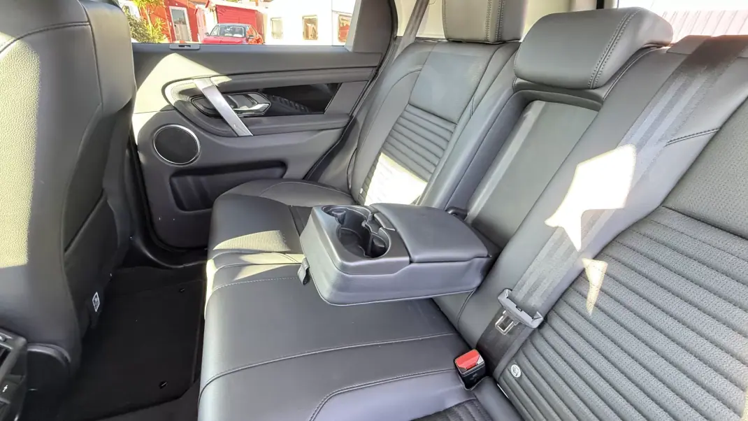 Land Rover Discovery Sport 2024 - 50200 EUR, 21000 km - AUTO.MOTO.pt - 21000km - foto 27 de 33