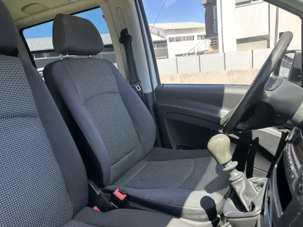 Mercedes-Benz Vito 2010 - 14900 EUR, 340000 km - AUTO.MOTO.pt - 340000km - foto 41 de 47