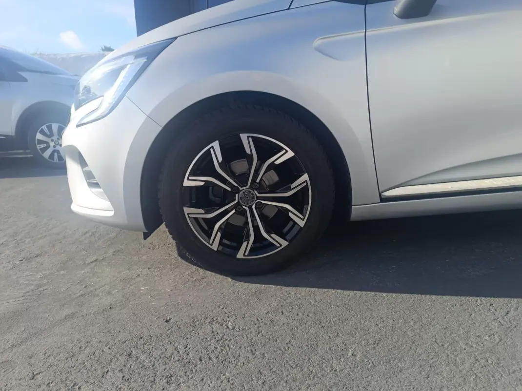 Renault Clio 2019 - 10900 EUR, 199948 km - AUTO.MOTO.pt - 199948km - foto 8 de 27