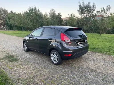 Ford Fiesta 2016 — photo 5 of 12