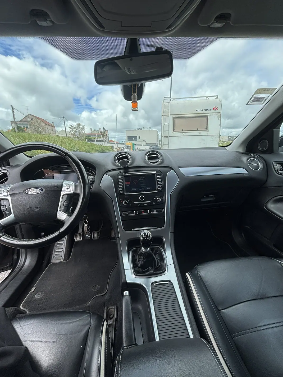 Ford Mondeo 2014 - 7490 EUR, 195600 km - AUTO.MOTO.pt - 195600km - foto 9 de 14