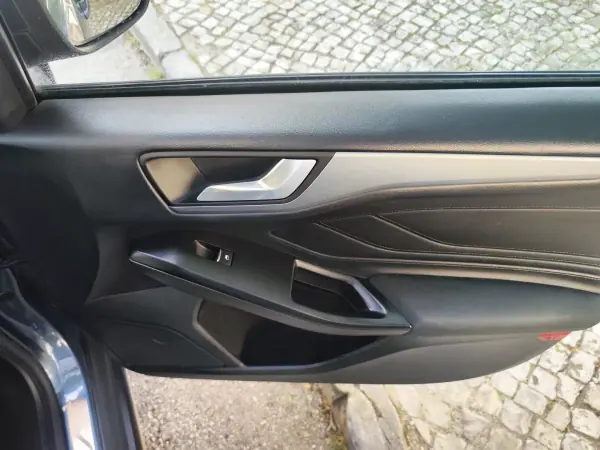 Ford Focus SW 2019 - 12980 EUR, 149000 km - AUTO.MOTO.pt - 149000km - foto 14 de 44