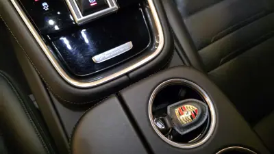Porsche Panamera 2020 - 84500 EUR, 42501 km - AUTO.MOTO.pt - 42501km - foto 43 de 51