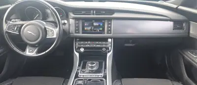 Jaguar XF Sportbrake 2017 - 19750 EUR, 195000 km - AUTO.MOTO.pt - 195000km - foto 17 de 24