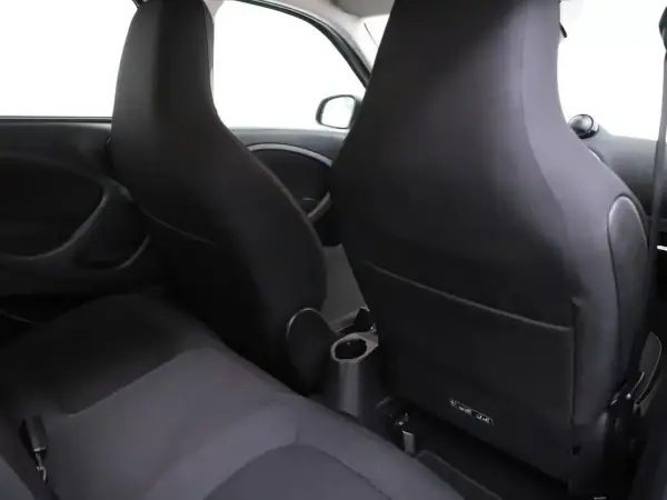 Smart ForFour 2017 - 11490 EUR, 22359 km - AUTO.MOTO.pt - 22359km - foto 26 de 48