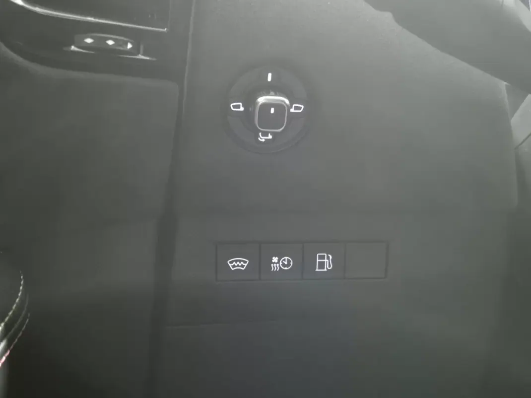 DS DS4 2022 - 29000 EUR, 60000 km - AUTO.MOTO.pt - 60000km - foto 25 de 37