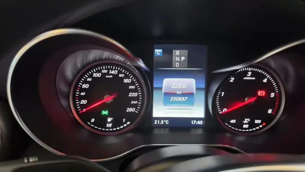 Mercedes-Benz C 250 2018 - 23900 EUR, 230857 km - 230857km - foto 35 de 48