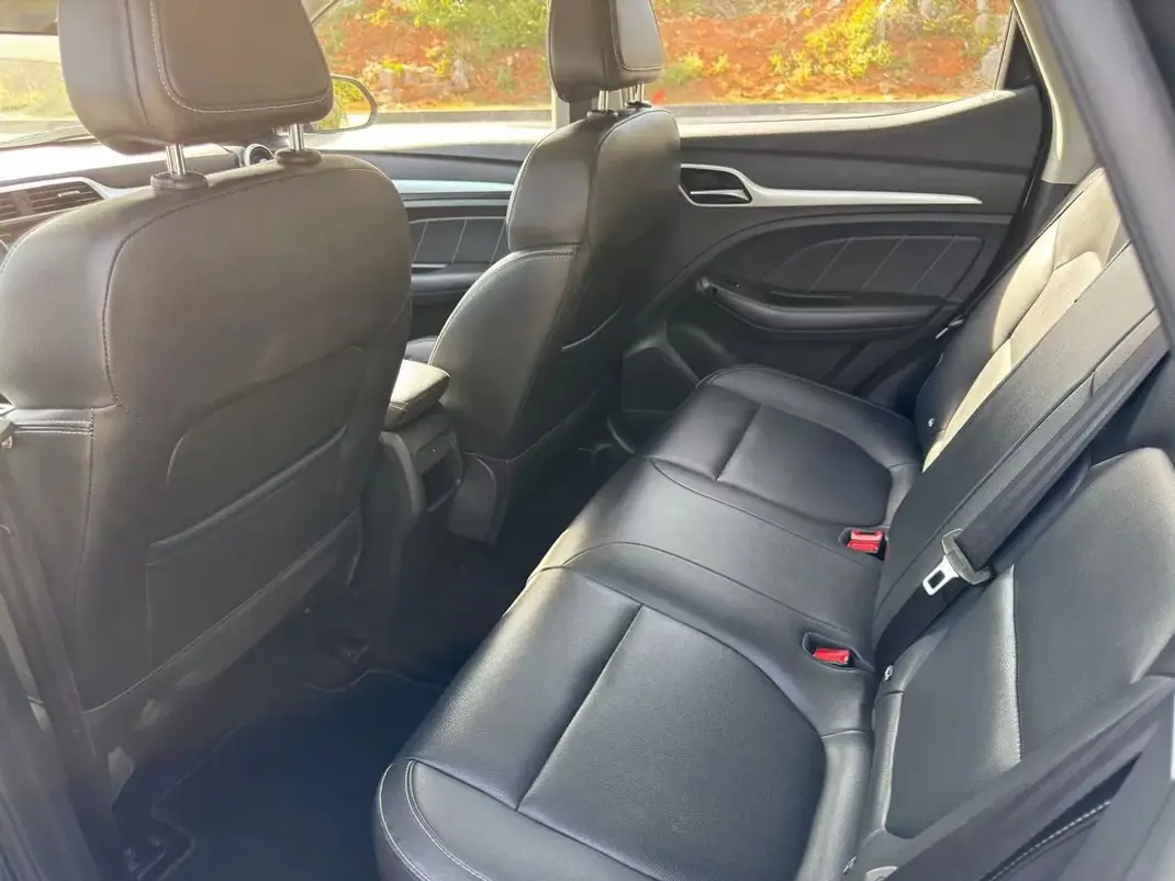 Tesla Model 3 2020 - 21500 EUR, 128300 km - AUTO.MOTO.pt - 128300km - foto 4 de 26