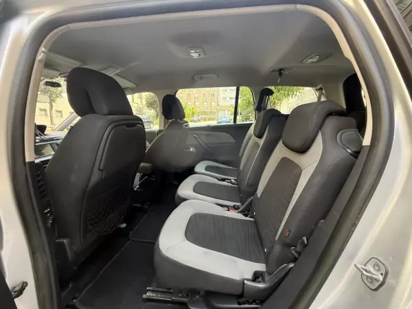 Citroën C4 Grand Picasso 2014 - 8950 EUR, 217000 km - AUTO.MOTO.pt - 217000km - foto 11 de 16