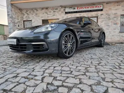 Porsche Panamera Sport Turismo 2018 - 84990 EUR, 147000 km - AUTO.MOTO.pt - 147000km - foto 24 de 50