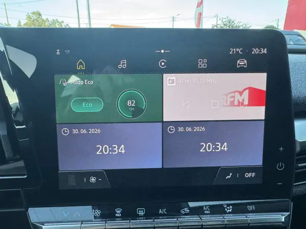 Renault Mégane E-Tech 2022 - 22500 EUR, 96000 km - AUTO.MOTO.pt - 96000km - foto 15 de 44