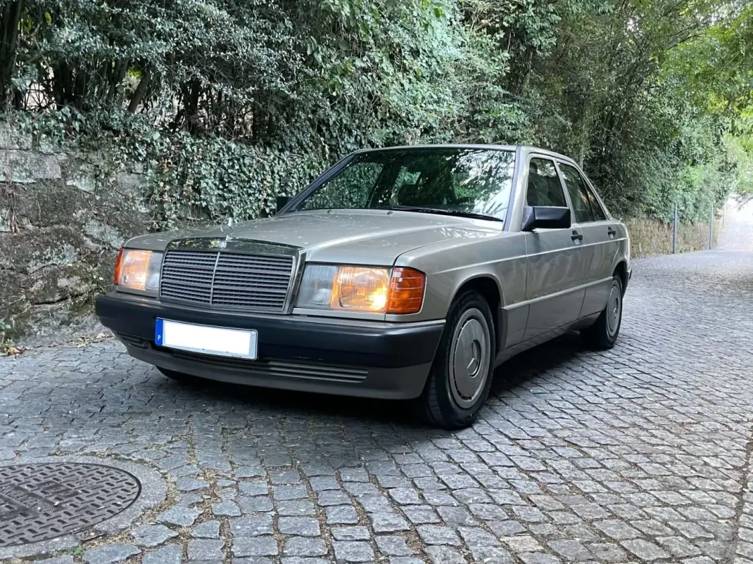 Mercedes-Benz 190 1993 - 14900 EUR, 41200 km - 41200km - foto 39 de 40