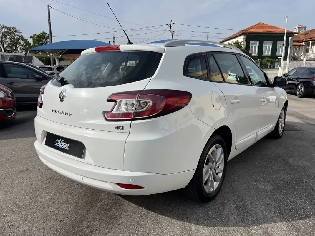 Renault Mégane Sport Tourer 2012 - 6950 EUR, 227000 km - AUTO.MOTO.pt - 227000km - foto 5 de 36