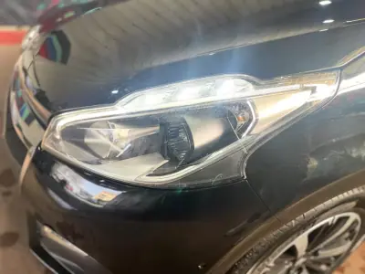 Peugeot 208 2018 - 8899 EUR, 106000 km - AUTO.MOTO.pt - 106000km - foto 17 de 42