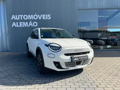 Fiat 600 2025 - 24500 EUR, 9900 km - AUTO.MOTO.pt - 9900km - foto 2 de 16