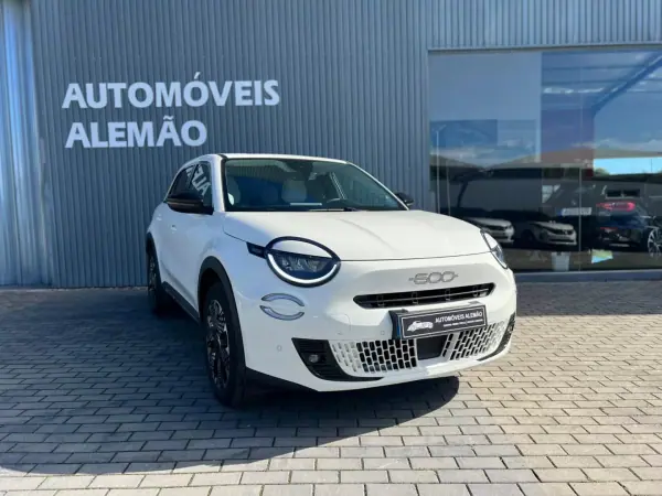 Fiat 600 2025 - 24500 EUR, 9900 km - AUTO.MOTO.pt - 9900km - foto 2 de 16