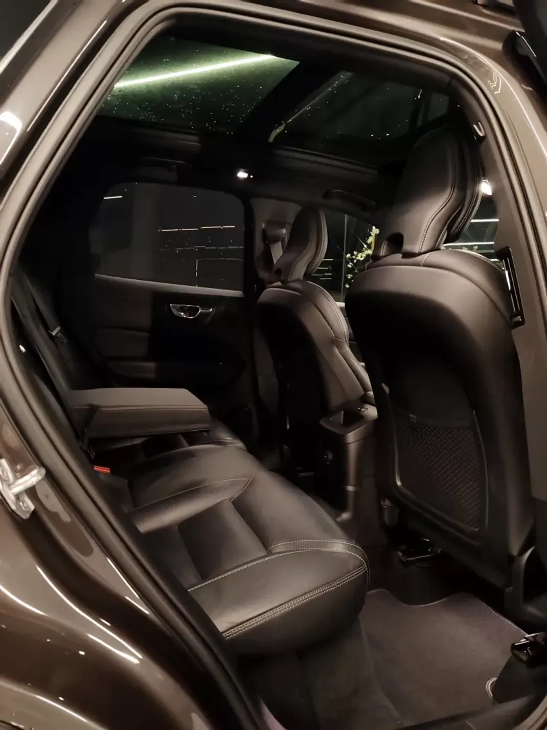 Volvo XC 60 2022 - 41000 EUR, 109000 km - AUTO.MOTO.pt - 109000km - foto 18 de 27