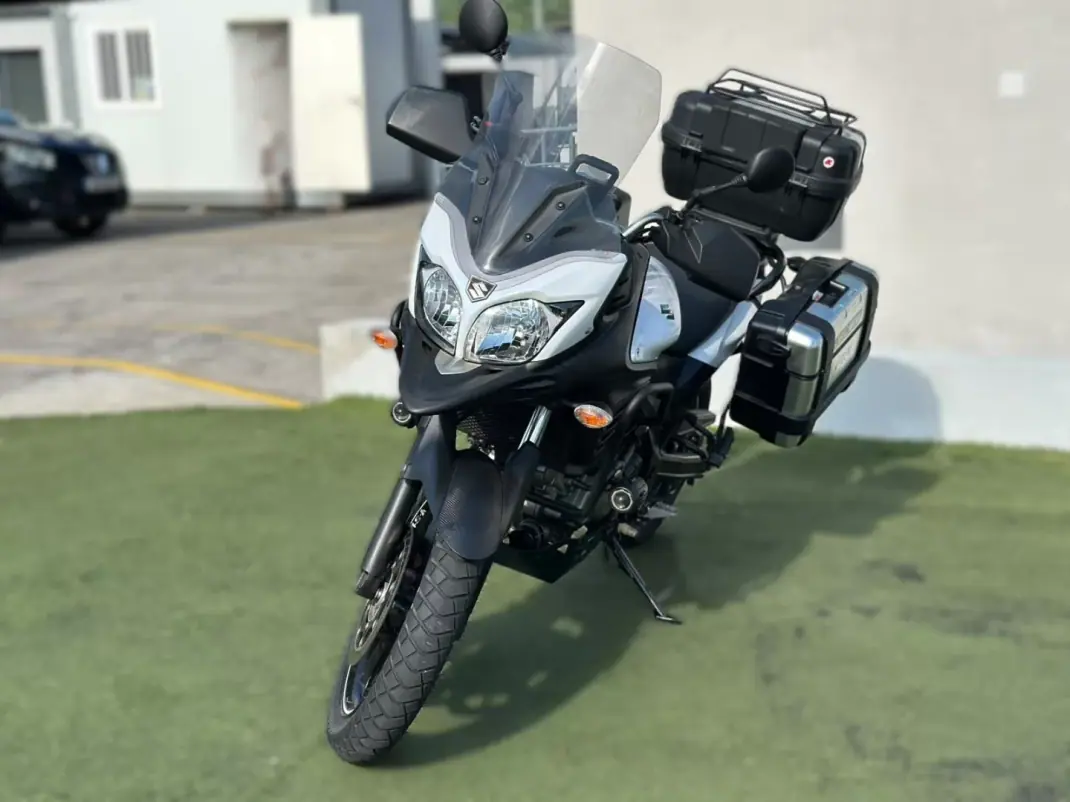 Suzuki V-Strom 1000 2013 - 5490 EUR, 49970 km - AUTO.MOTO.pt - 49970km - foto 1 de 16