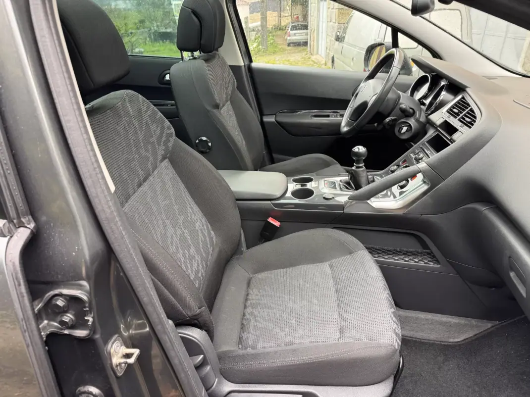 Peugeot 3008 2011 - 7900 EUR, 218000 km - AUTO.MOTO.pt - 218000km - foto 22 de 22