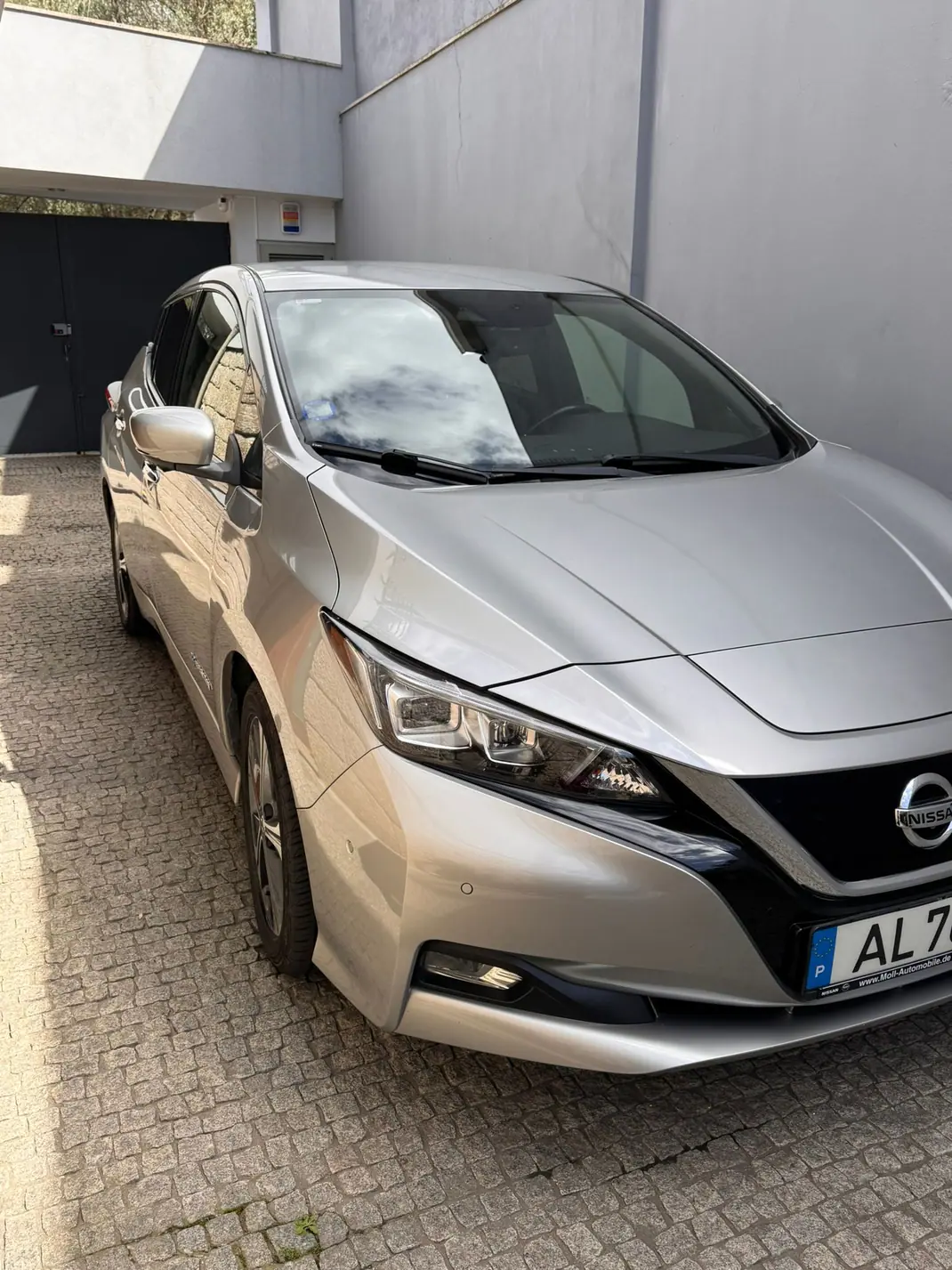 Nissan Leaf 2021 - 11000 EUR, 150000 km - AUTO.MOTO.pt - 150000km - foto 1 de 8