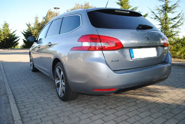 Peugeot 308 SW 2015 — foto 3 de 12