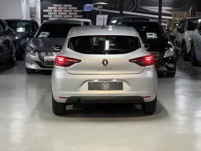 Renault Clio 2021 - 12990 EUR, 80000 km - AUTO.MOTO.pt - 80000km - foto 15 de 20