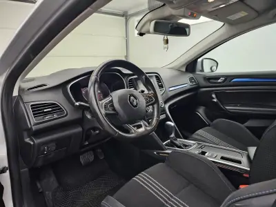 Renault Mégane Sport Tourer 2019 - 11950 EUR, 286730 km - AUTO.MOTO.pt - 286730km - foto 14 de 52