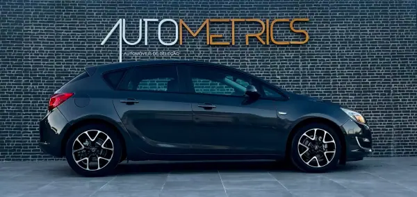 Opel Astra 2012 - 7500 EUR, 187000 km - AUTO.MOTO.pt - 187000km - foto 5 de 13