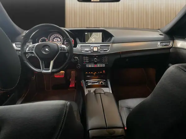 Mercedes-Benz E 250 2016 - 15950 EUR, 453700 km - AUTO.MOTO.pt - 453700km - foto 8 de 20