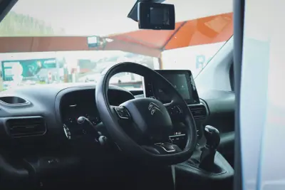 Citroën 2019 - 19880 EUR, 83120 km - AUTO.MOTO.pt - 83120km - foto 24 de 28