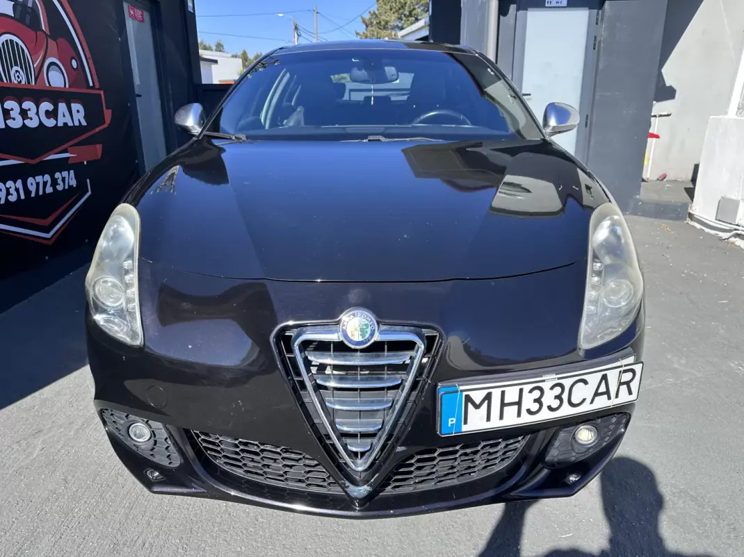Alfa Romeo Giulietta 2011 - 6900 EUR, 220000 km - AUTO.MOTO.pt - 220000km - foto 2 de 29