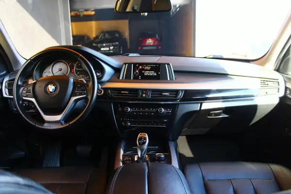 BMW X5 2018 - 24450 EUR, 191000 km - AUTO.MOTO.pt - 191000km - foto 9 de 26