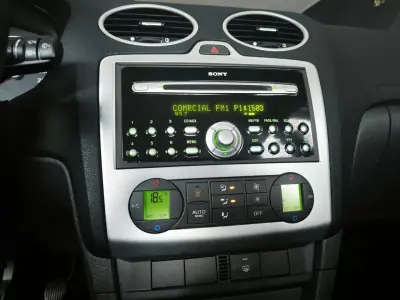 Ford Focus 2007 - 6950 EUR, 158684 km - AUTO.MOTO.pt - 158684km - foto 30 de 36