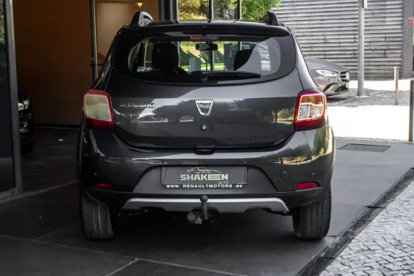 Dacia Sandero 2018 - 9750 EUR, 160273 km - AUTO.MOTO.pt - 160273km - foto 8 de 30