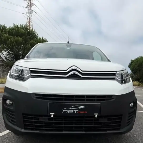 Citroën Berlingo 2019 - 14950 EUR, 96000 km - AUTO.MOTO.pt - 96000km - foto 2 de 17