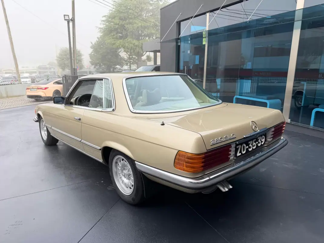 Mercedes-Benz SLC 180 1977 - 29900 EUR, 84000 km - AUTO.MOTO.pt - 84000km - foto 12 de 12